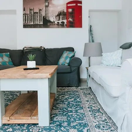 22 - The Old Workshop With Fired Wood Hot Tub