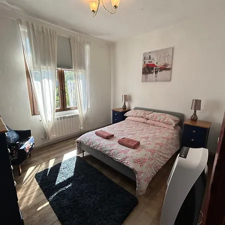 Holiday home 22 - The Old Workshop With Fired Wood Hot Tub *