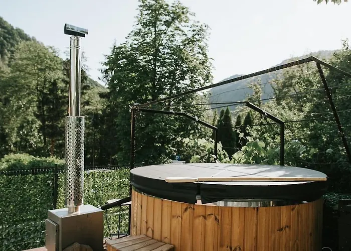 Casa vacanze 22 - The Old Workshop With Fired Wood Hot Tub Tolmin