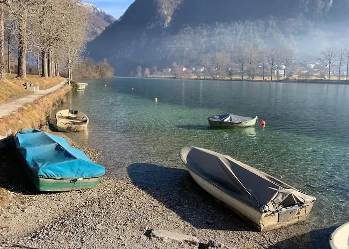 Prázdninový dům 22 - The Old Workshop With Fired Wood Hot Tub