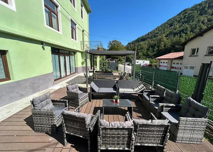 22 - The Old Workshop With Fired Wood Hot Tub